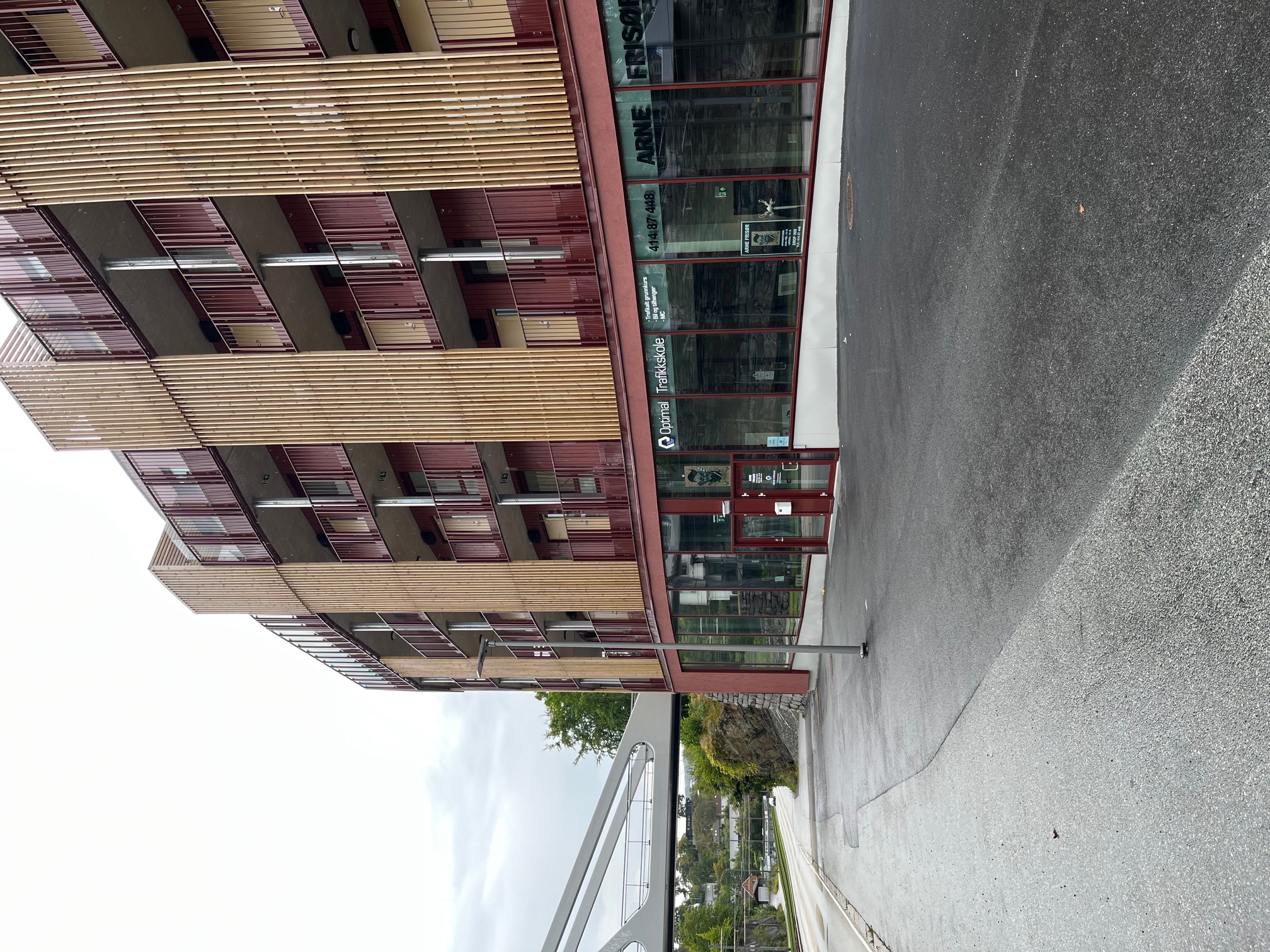 Vårt kontor på Nesttun finner du kun ett minutt unna terminalen