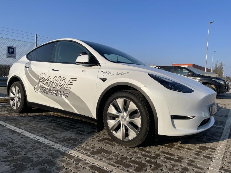 Sande Trafikkskole Tesla